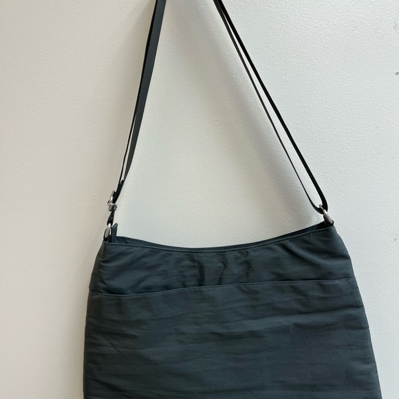 Bag, baggallini, gray, perfect condition shoulder bag adjustable strap, zippers - Picture 2 of 3